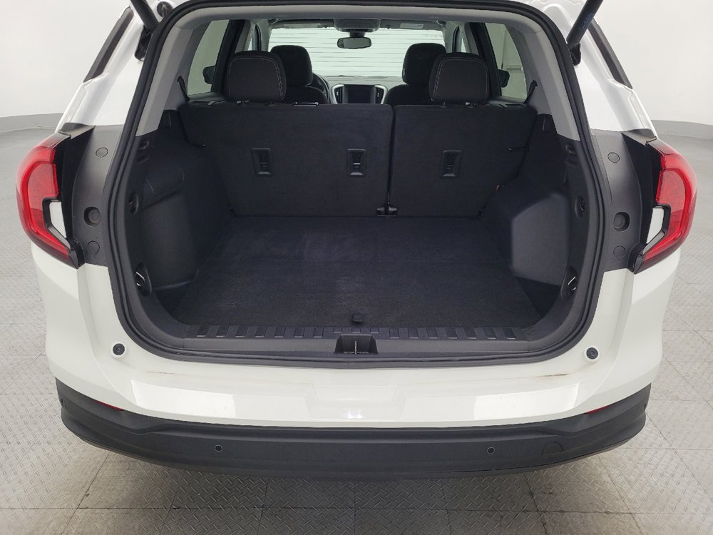 Used 2023 GMC Terrain SLE w/ Driver Convenience Package image 29