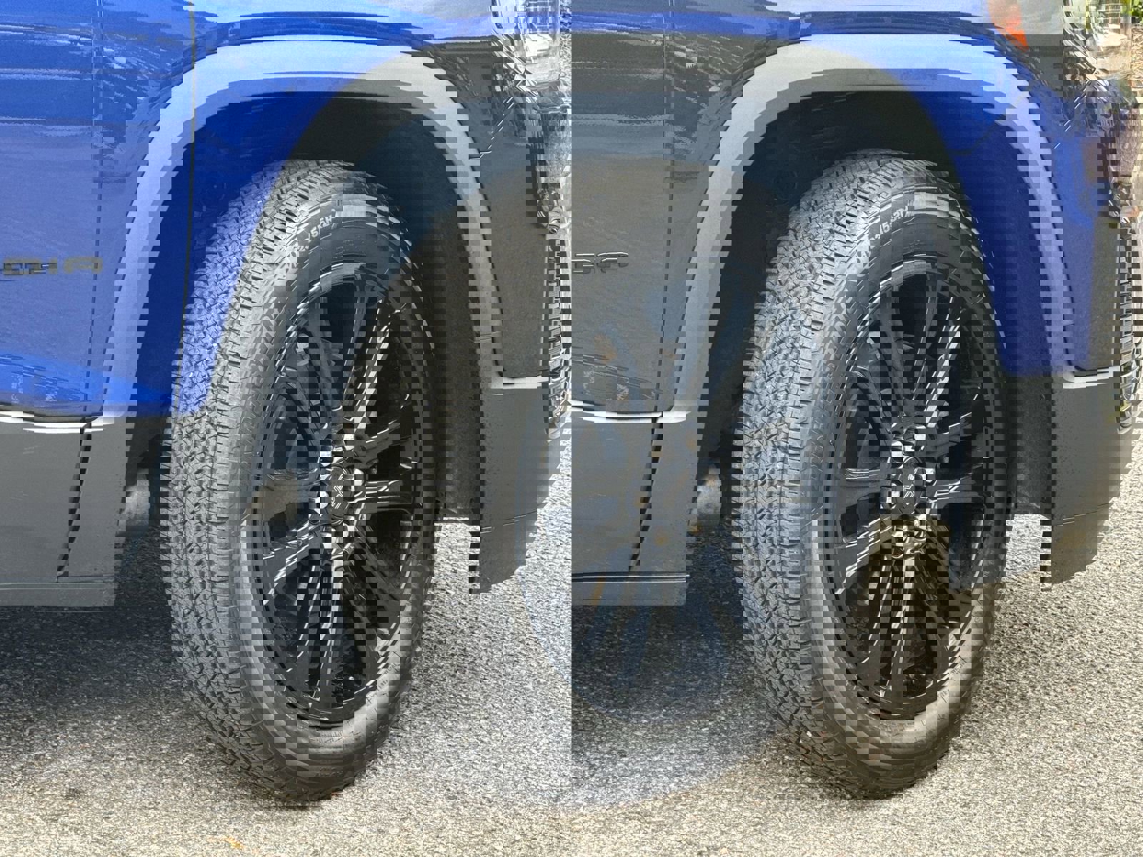 Certified 2023 GMC Acadia SLE w/ Driver Convenience Package image 11