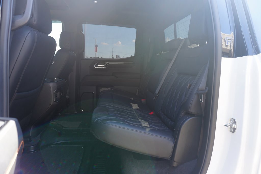 Used 2024 GMC Sierra 1500 AT4 w/ Technology Package image 18