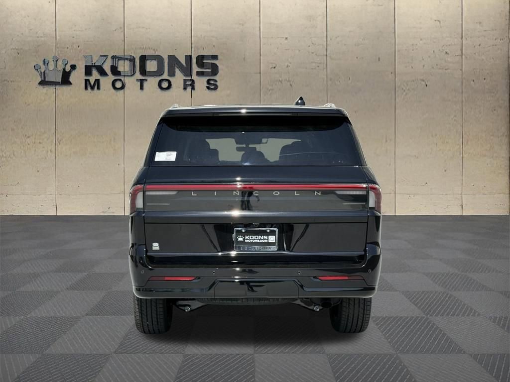 New 2026 Lincoln Navigator Premiere image 4