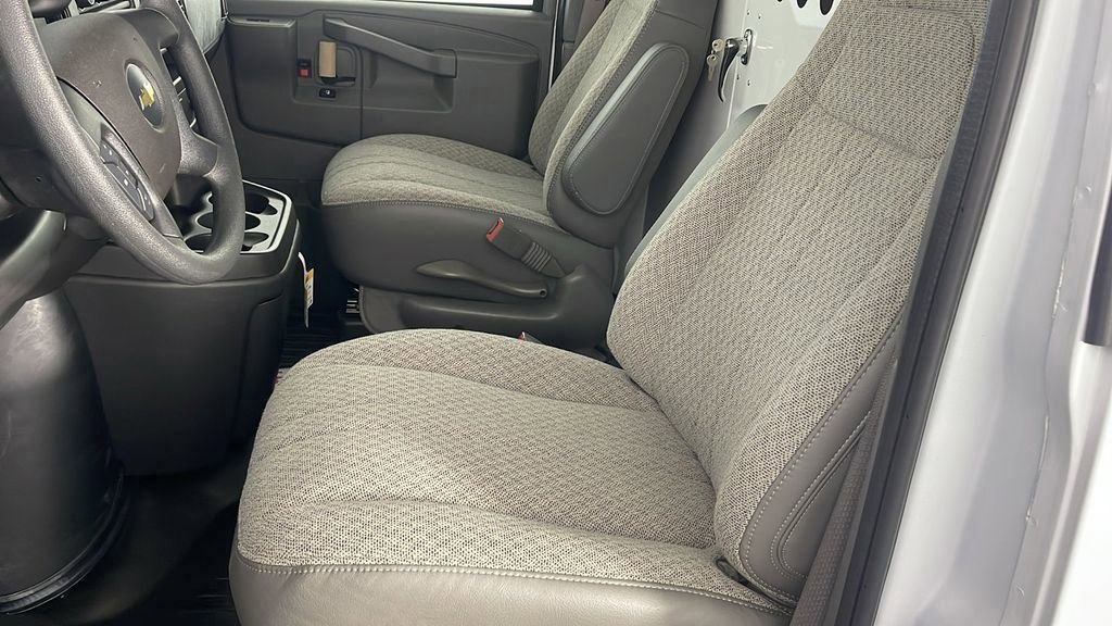 New 2025 Chevrolet Express 2500 Extended w/ Communications Package image 17