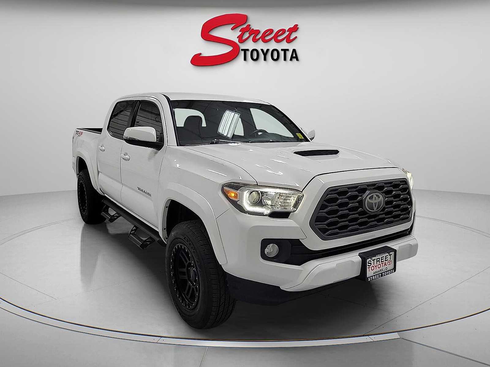 Certified 2020 Toyota Tacoma TRD Sport AWD/4WD image 5