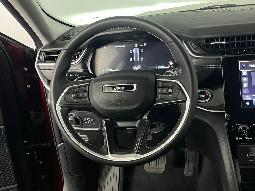 Used 2023 Jeep Grand Cherokee Laredo w/ Luxury Tech Group I image 15