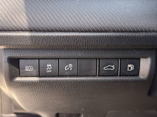 Used 2025 Toyota Camry SE FWD image 25