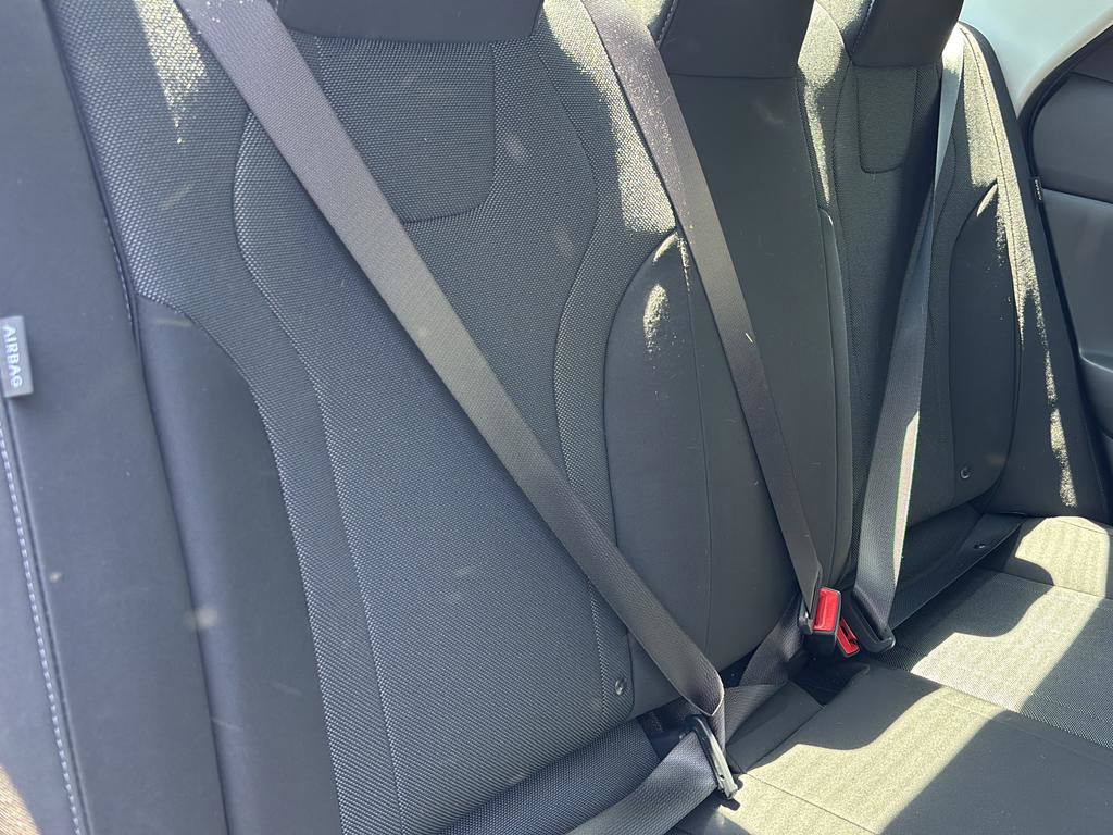 Used 2025 Hyundai Elantra SE FWD image 41