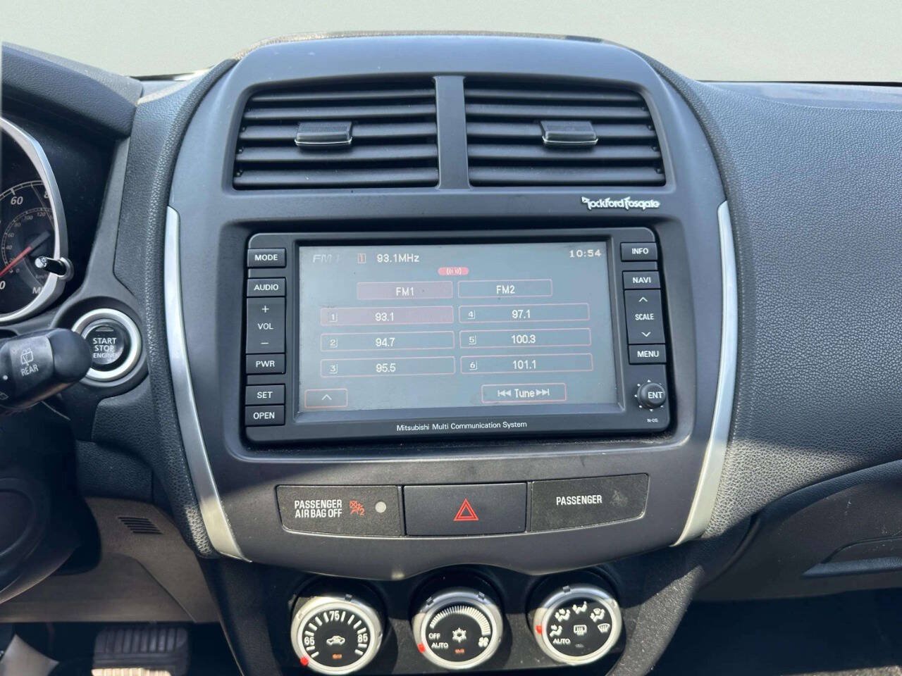 Used 2011 Mitsubishi Outlander Sport SE AWD/4WD image 29