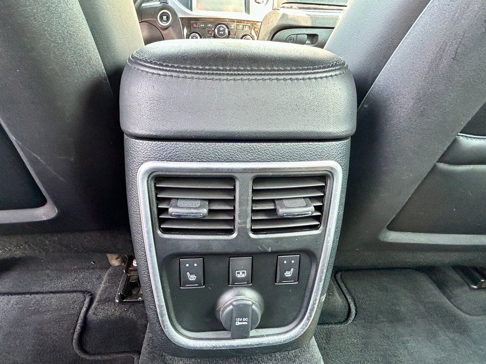 Used 2014 Chrysler 300 C w/ Light Group image 14