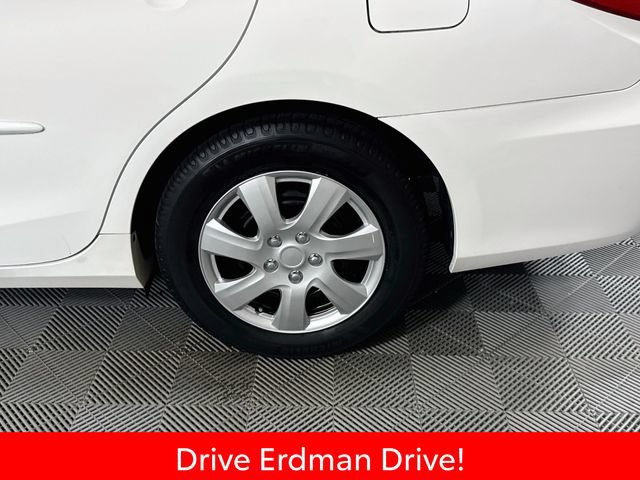Used 2017 Toyota Camry LE FWD image 4