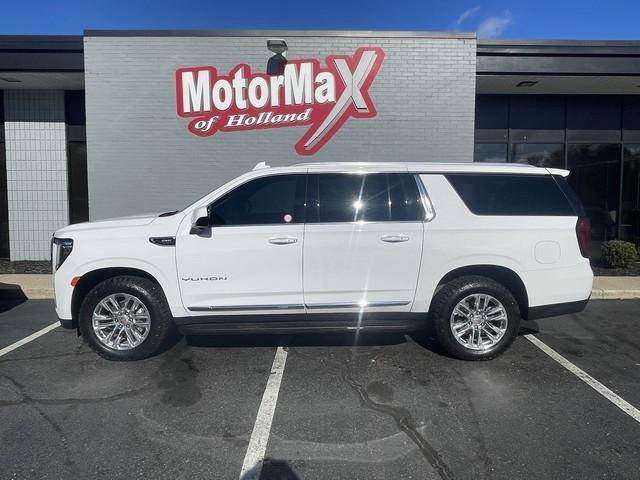 Used 2023 GMC Yukon XL SLT image 1