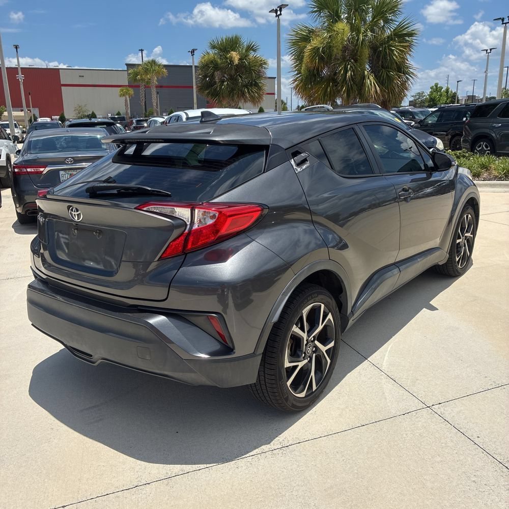 Used 2018 Toyota C-HR XLE FWD image 4