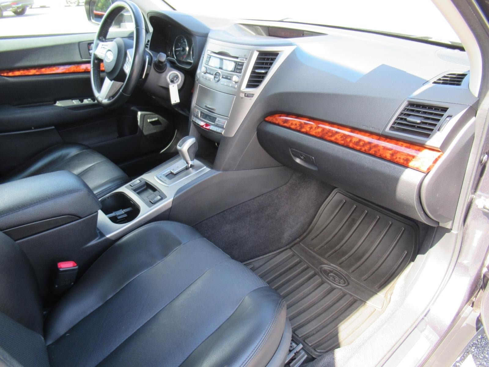 Used 2011 Subaru Outback 2.5i Limited AWD/4WD image 11