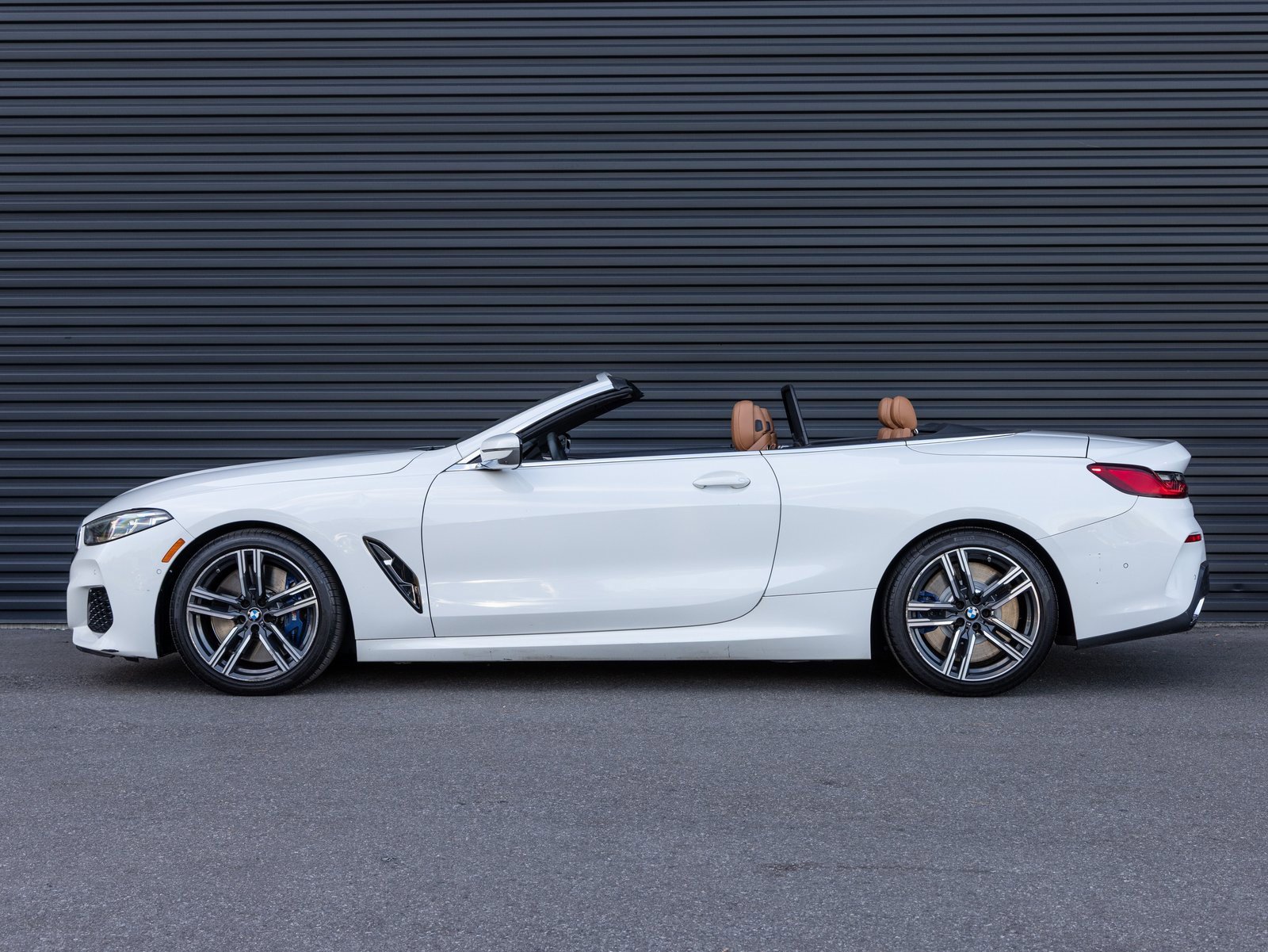 Used 2019 BMW M850i xDrive Convertible image 2