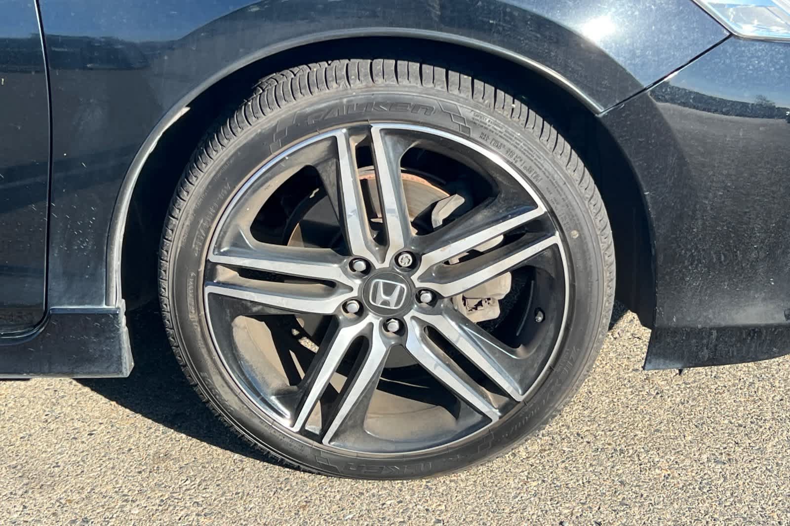 Used 2016 Honda Accord Touring image 18