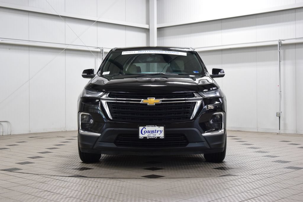 Used 2023 Chevrolet Traverse LS w/ Safety Package FWD image 2