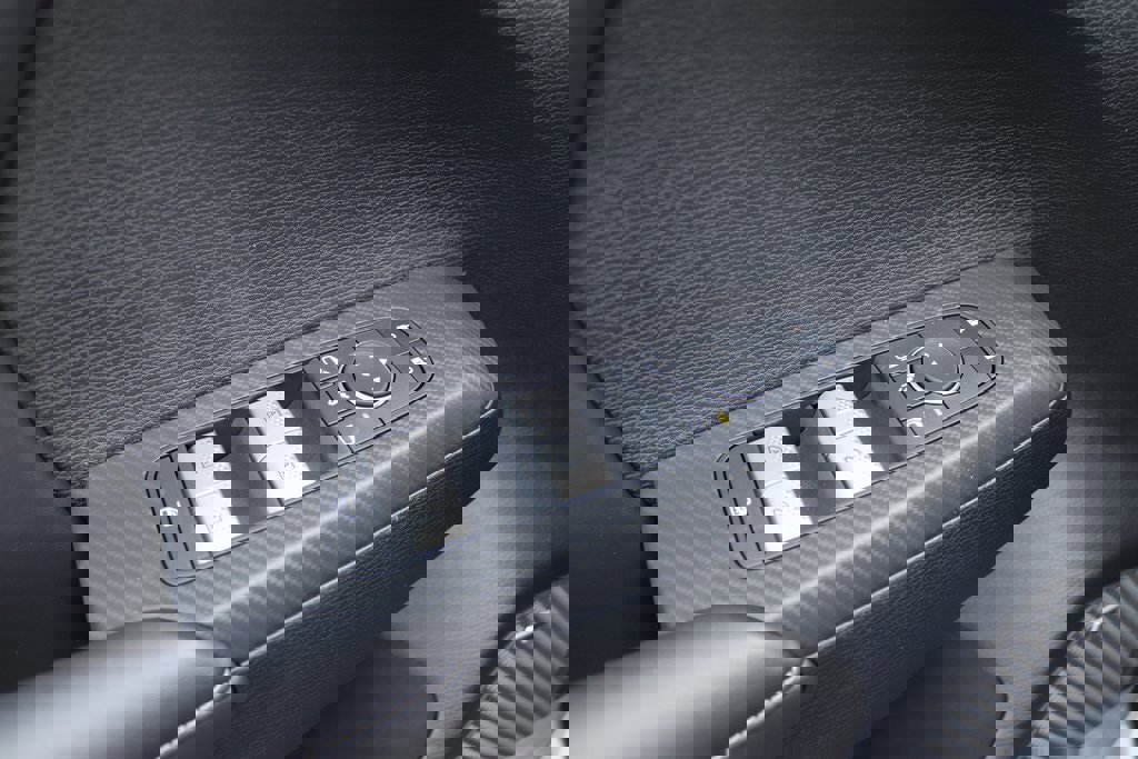 New 2026 Mitsubishi Outlander SE image 19