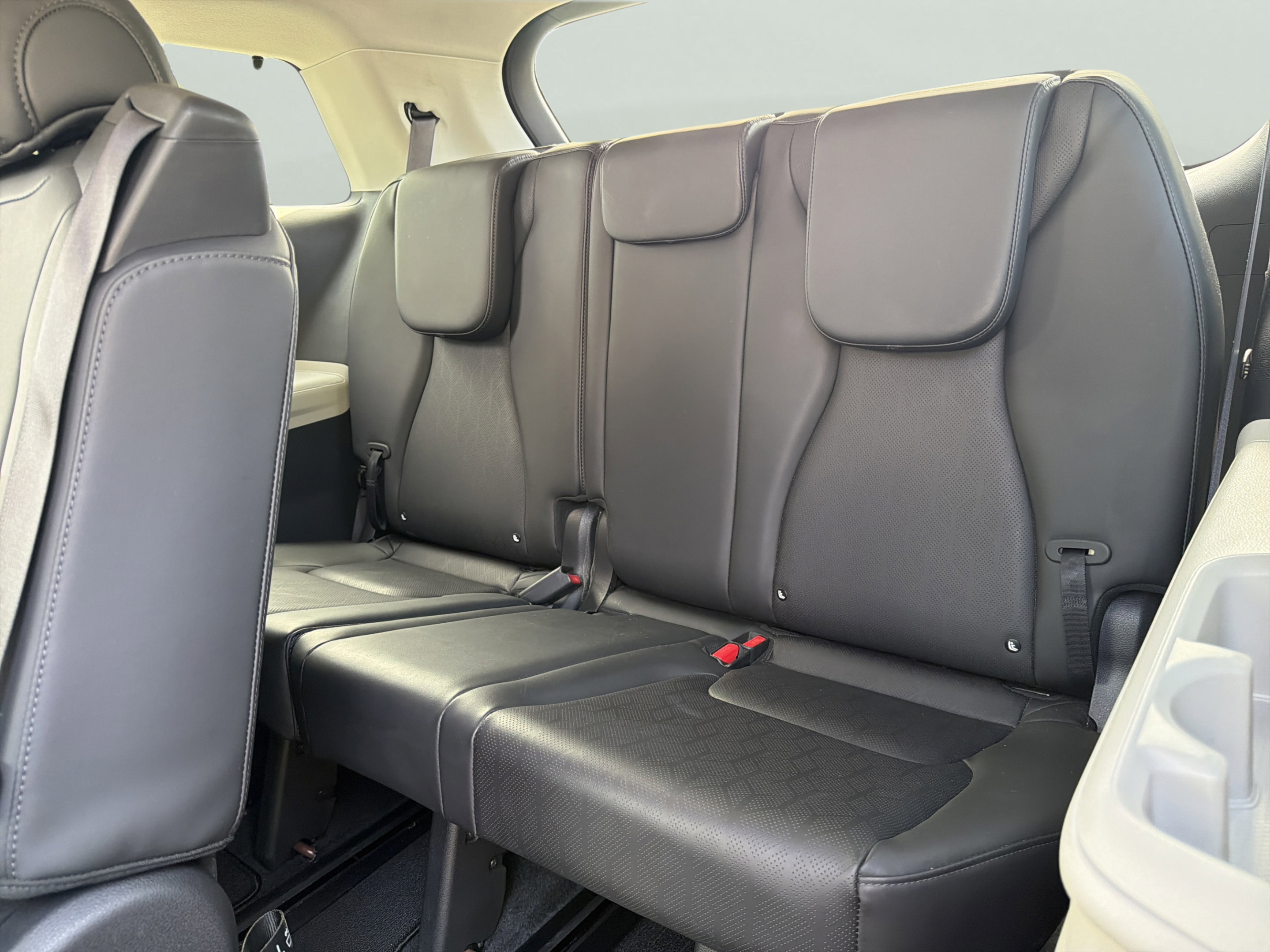 Certified 2024 Kia Carnival EX FWD image 22