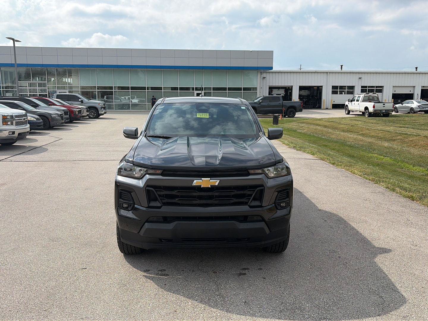 Used 2024 Chevrolet Colorado LT w/ LT Convenience Package II AWD/4WD image 9