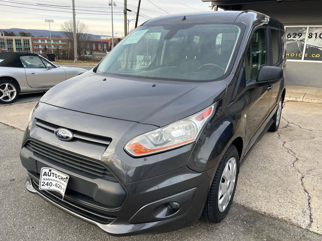 Used 2016 Ford Transit Connect XLT image 3