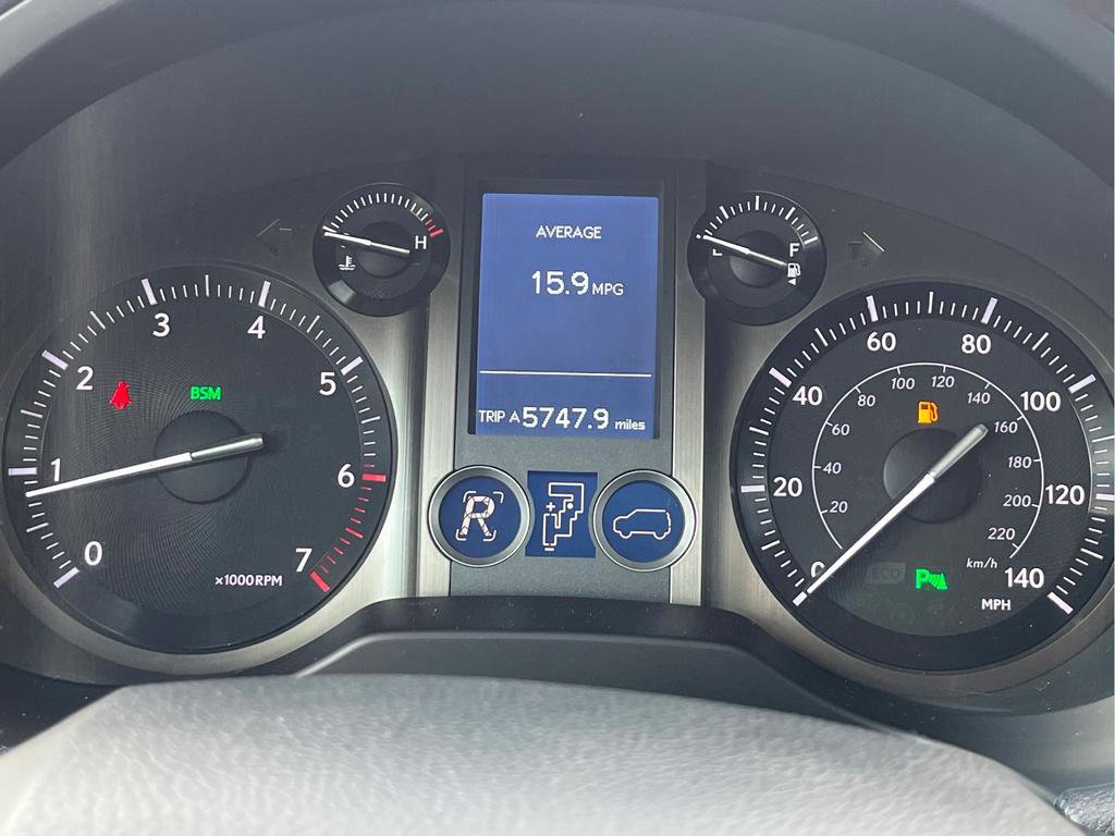 Used 2017 Lexus GX 460 Premium w/ Premium Package image 32