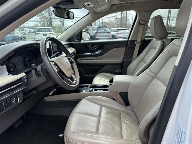 Used 2022 Lincoln Corsair AWD w/ Premium Package image 13