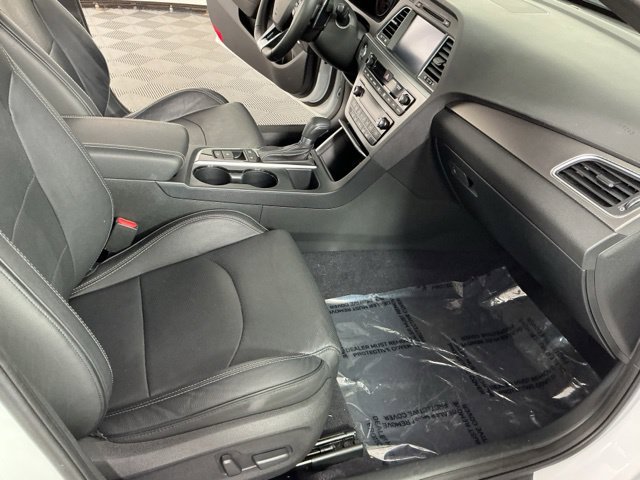 Used 2017 Hyundai Sonata Limited 2.0T FWD image 14