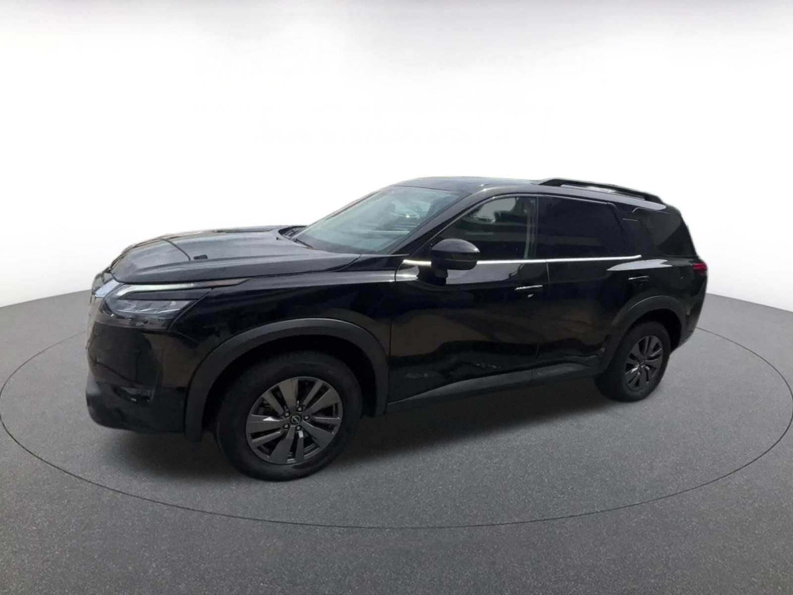Used 2025 Nissan Pathfinder SV FWD image 7