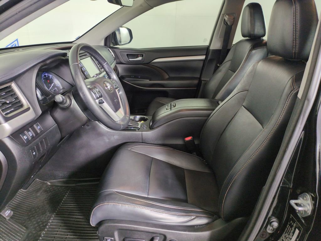 Used 2017 Toyota Highlander XLE w/ Protection Package #3 image 11