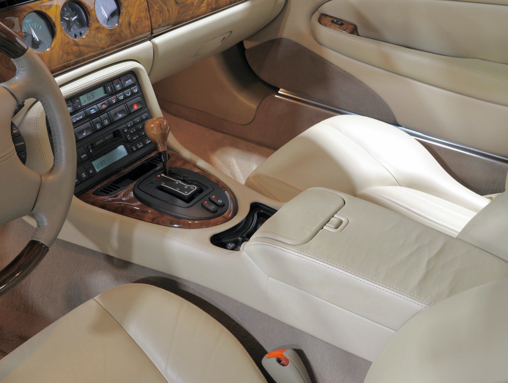 Used 2002 Jaguar XK8 Coupe image 81