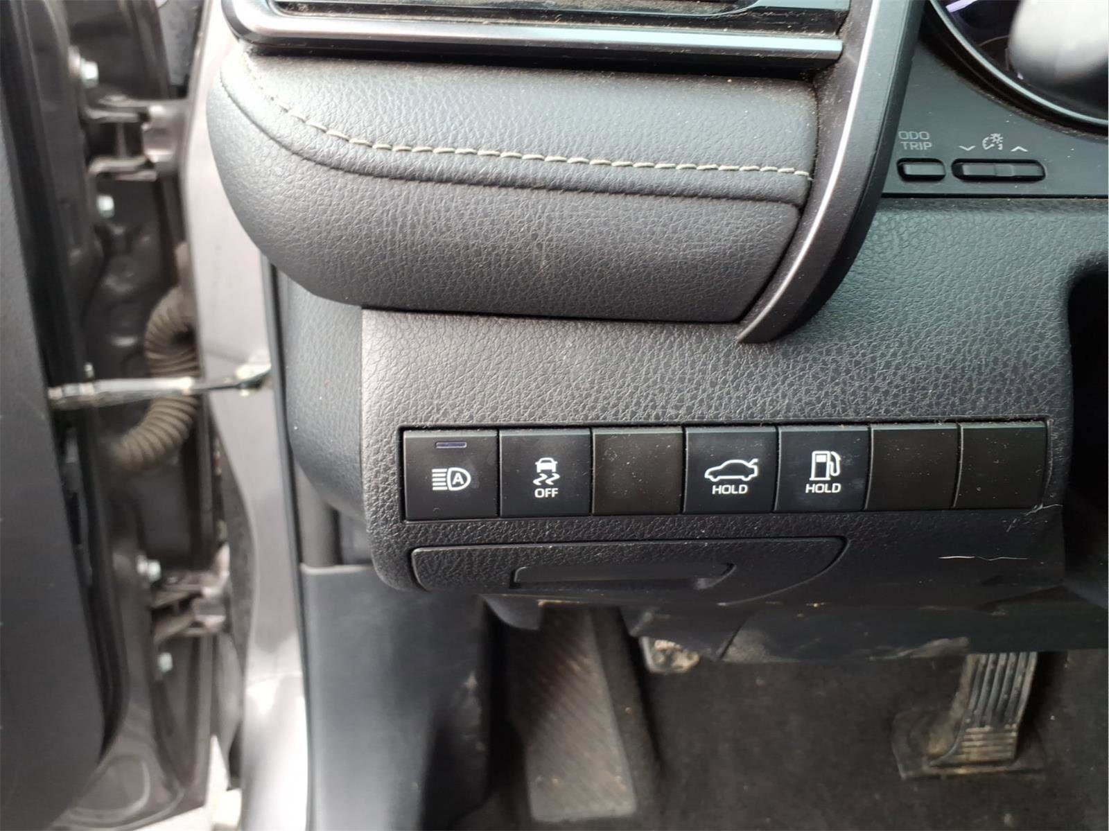 Used 2023 Toyota Camry SE image 19