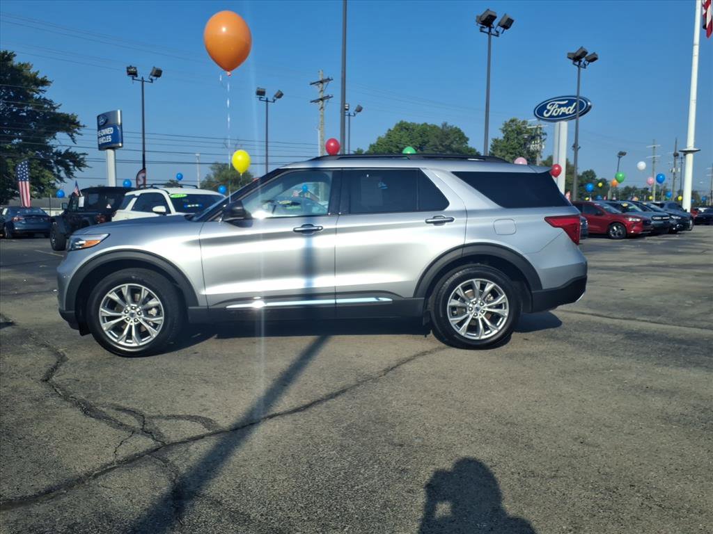 Used 2023 Ford Explorer XLT w/ Equipment Group 202A image 6