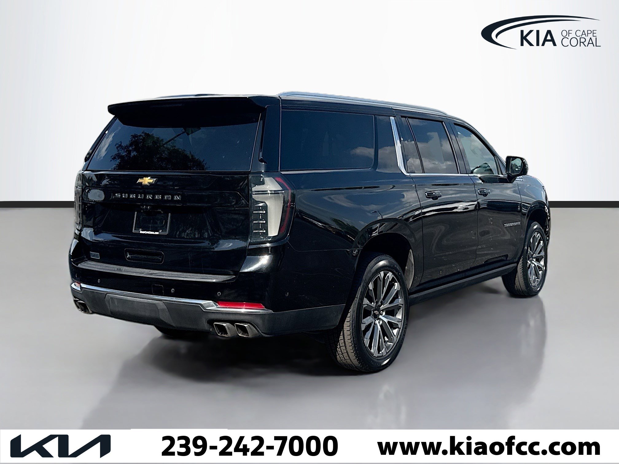 Used 2025 Chevrolet Suburban High Country image 5