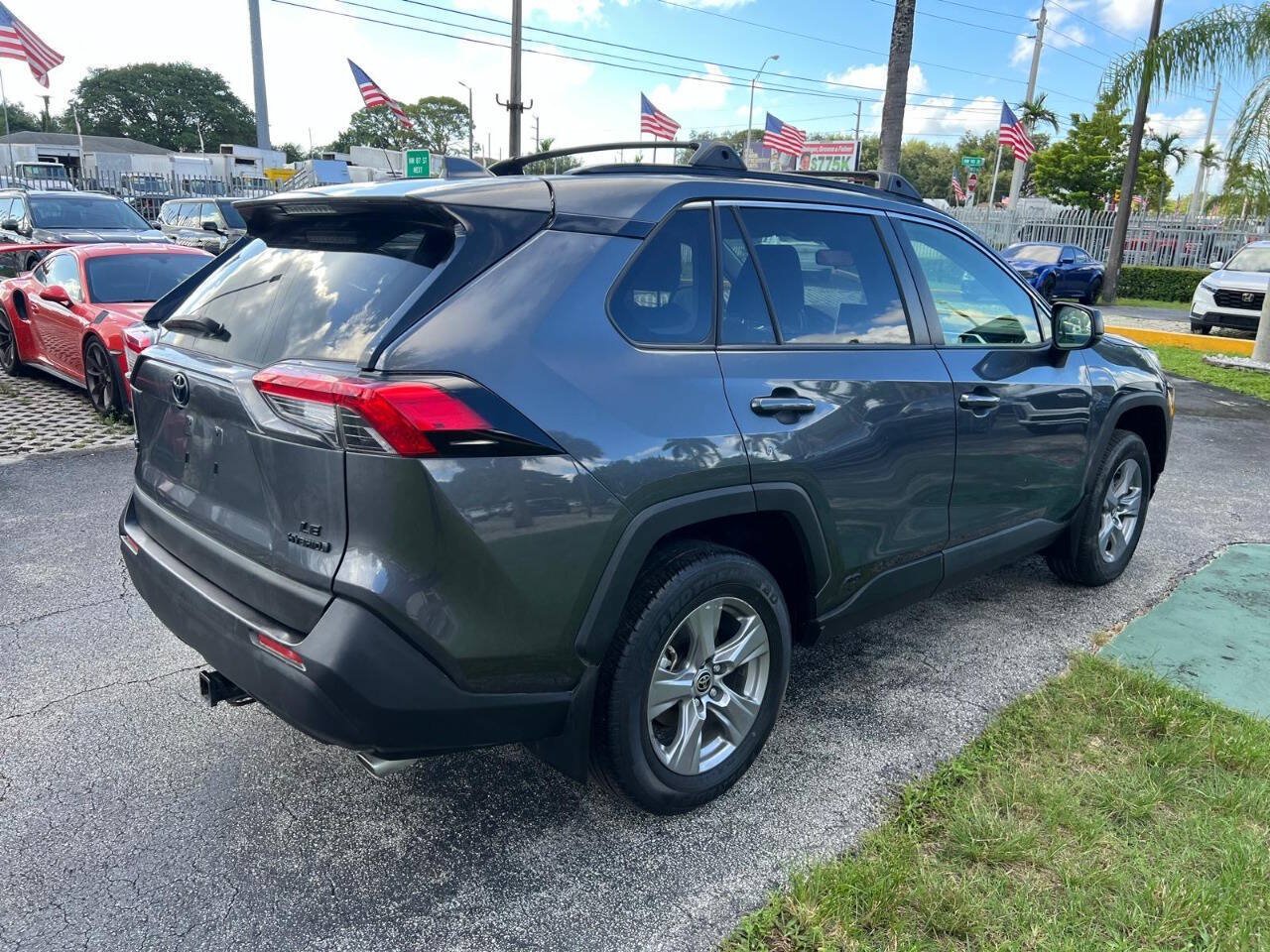 Used 2023 Toyota RAV4 LE AWD/4WD image 5