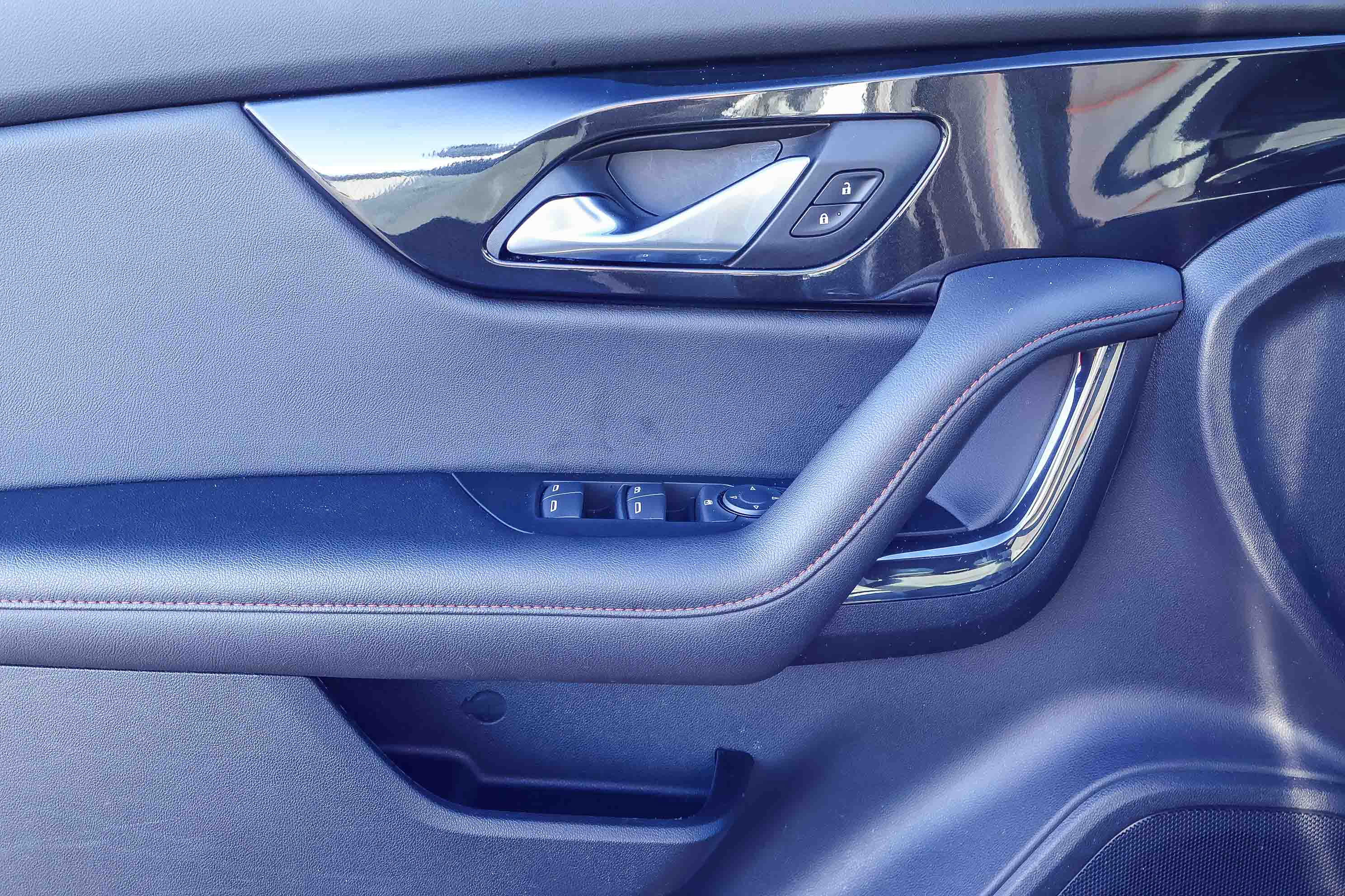 Used 2023 Chevrolet Blazer RS image 11