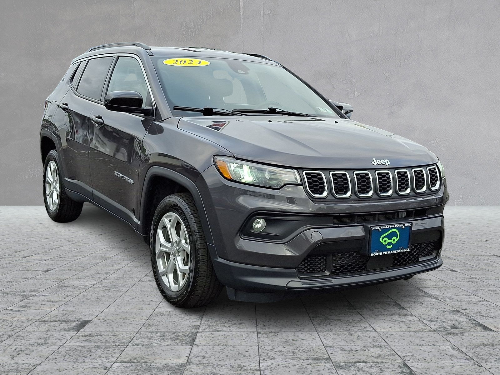 Used 2024 Jeep Compass Latitude AWD/4WD image 3