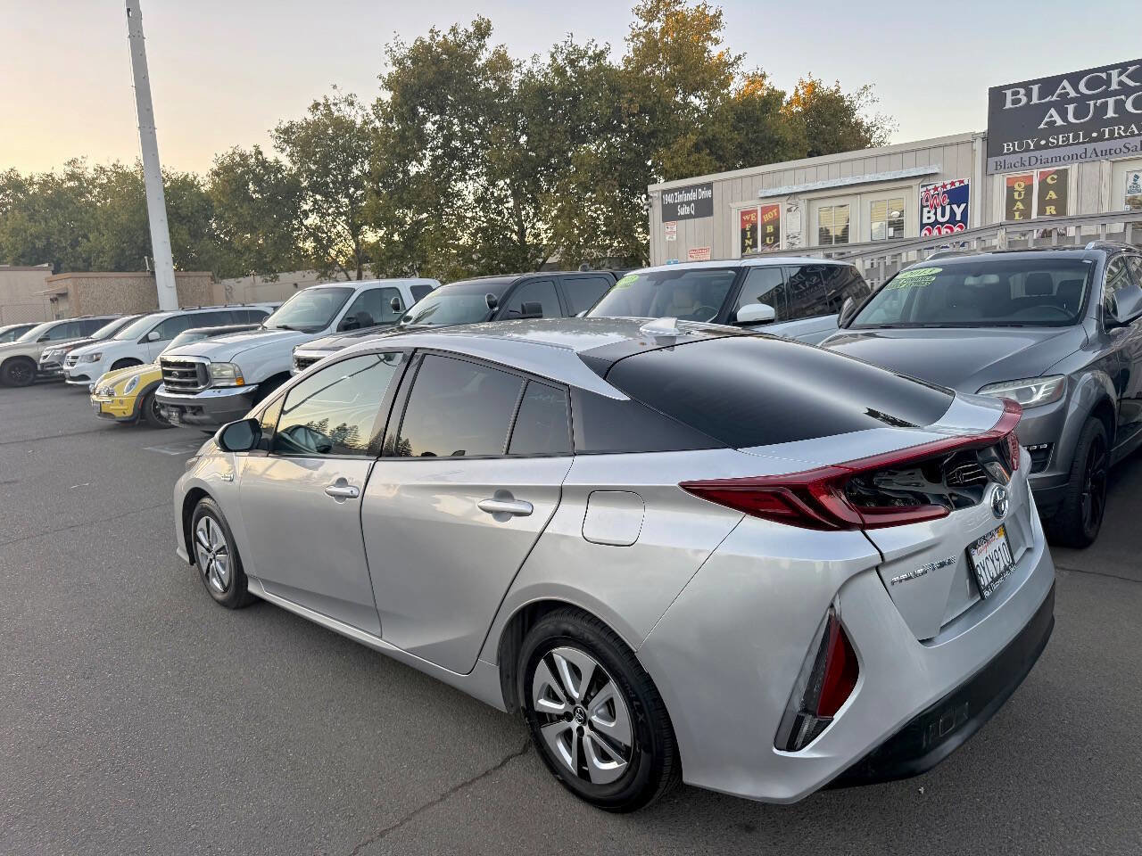 Used 2018 Toyota Prius Prime Premium image 5