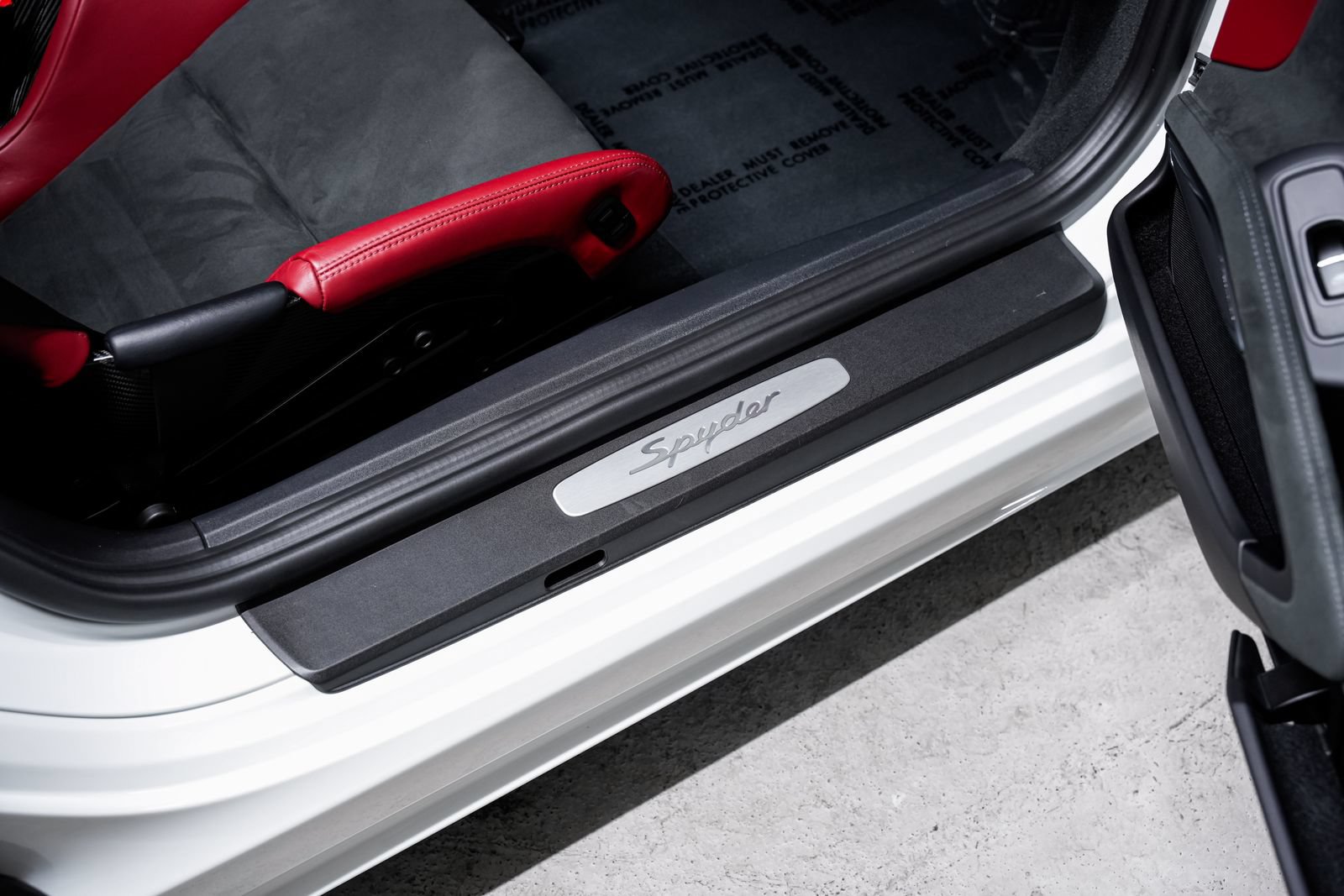 Used 2022 Porsche 718 Boxster Spyder RWD image 22