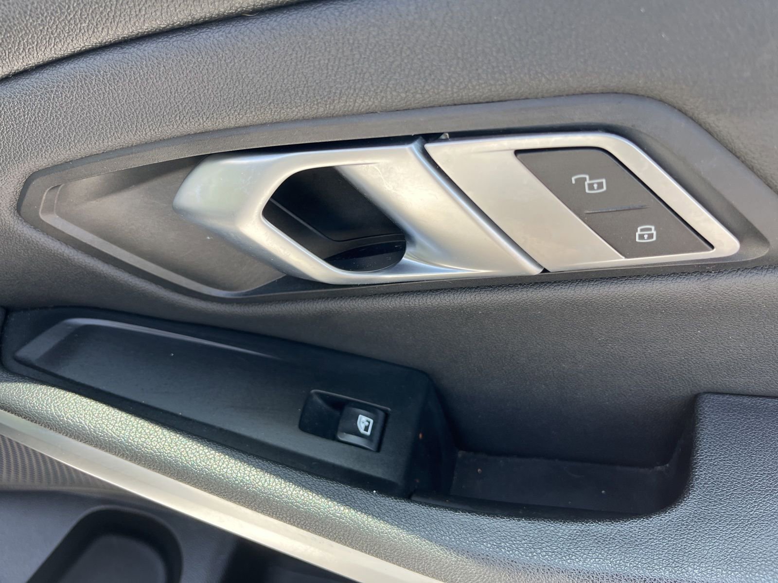 Used 2020 BMW 330i Sedan w/ Convenience Package RWD image 19