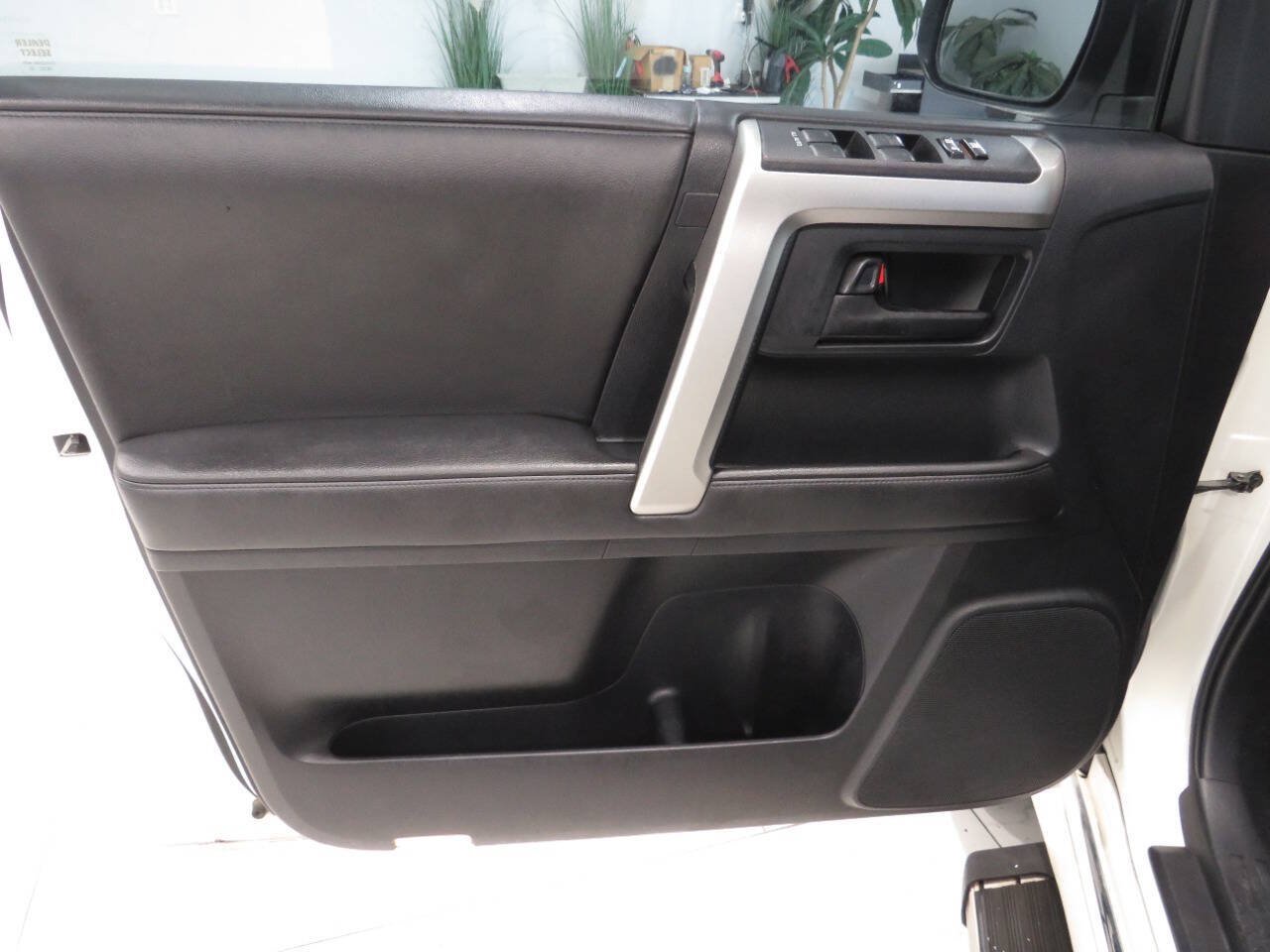Used 2010 Toyota 4Runner Limited RWD image 32