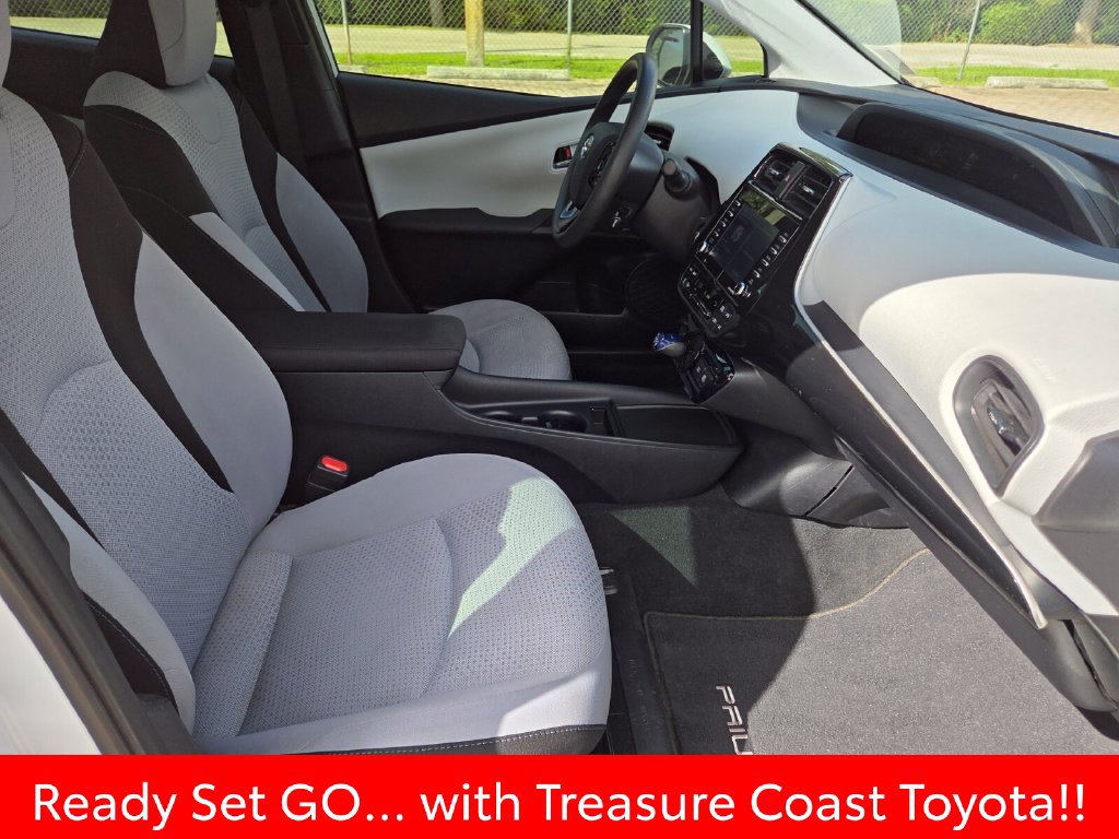 Used 2021 Toyota Prius LE FWD image 15