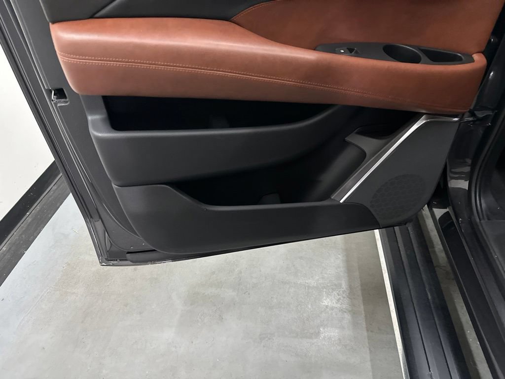 Used 2018 Cadillac Escalade ESV Premium Luxury RWD image 58