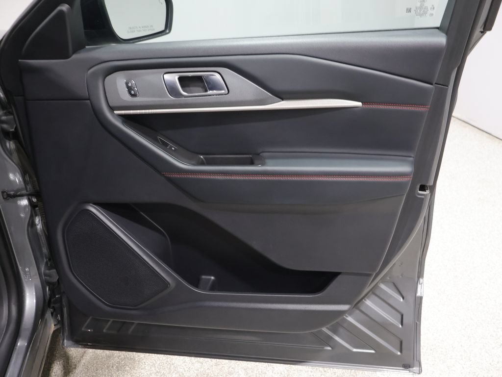 Used 2025 Ford Explorer ST-Line AWD/4WD image 25