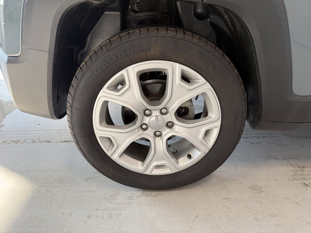 Used 2018 Jeep Renegade Limited w/ UConnect 8.4 Nav Group image 12