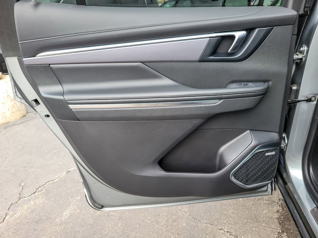 Certified 2025 Buick Enclave Sport Touring FWD image 18