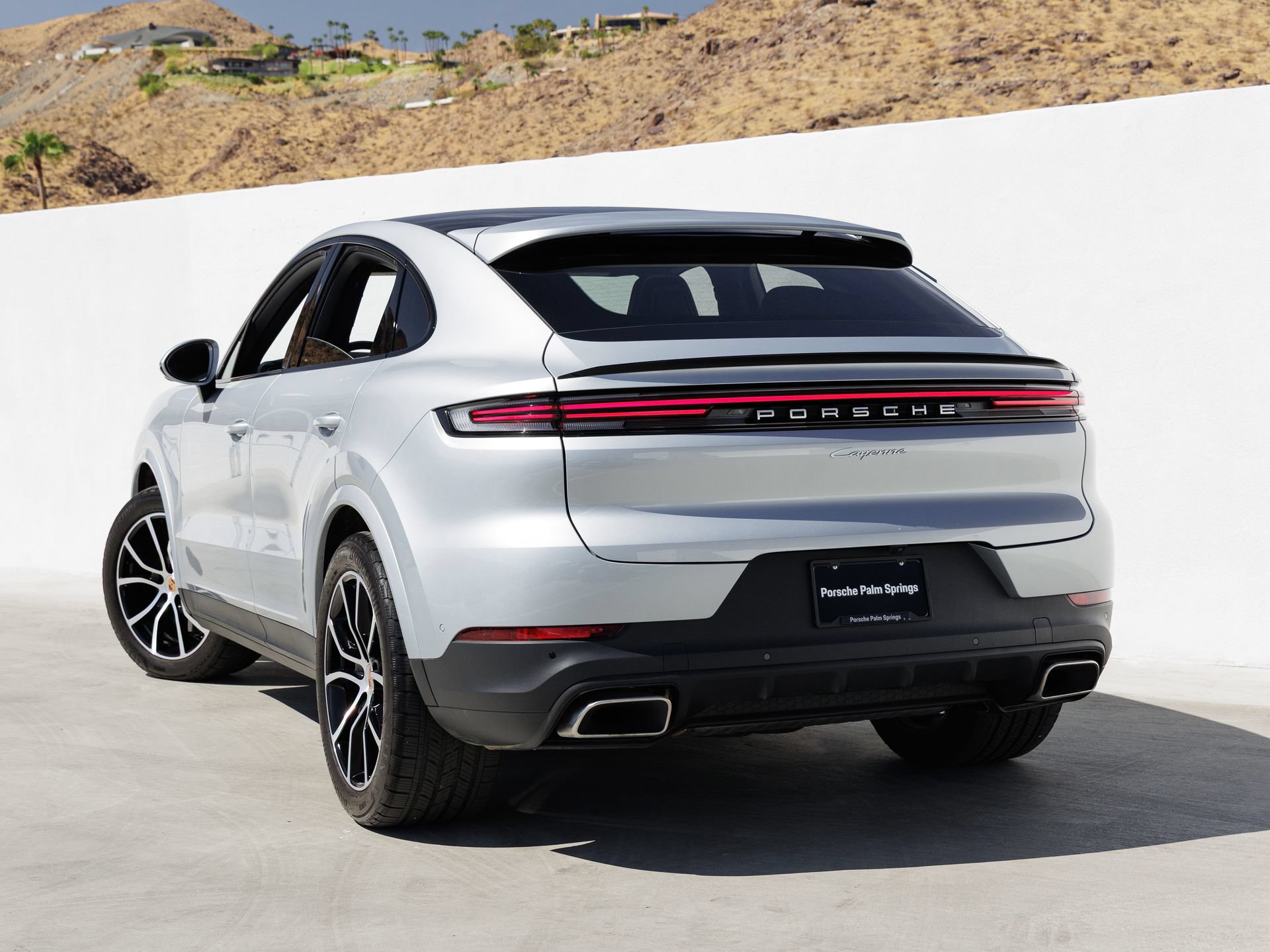Certified 2025 Porsche Cayenne Coupe AWD/4WD image 3
