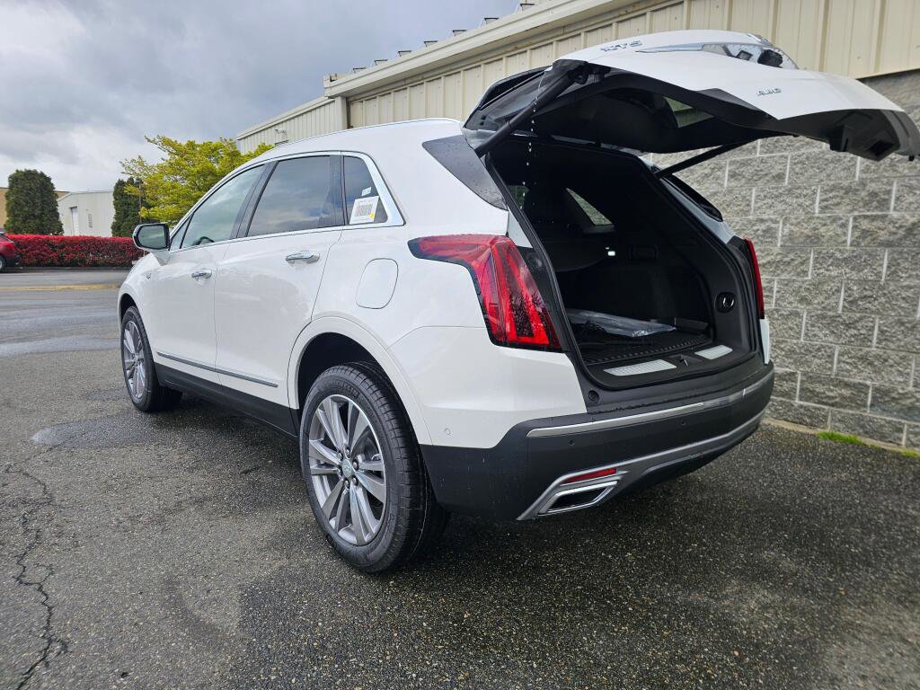 New 2026 Cadillac XT5 Premium Luxury w/ LPO, Floor Liner Package AWD/4WD image 7