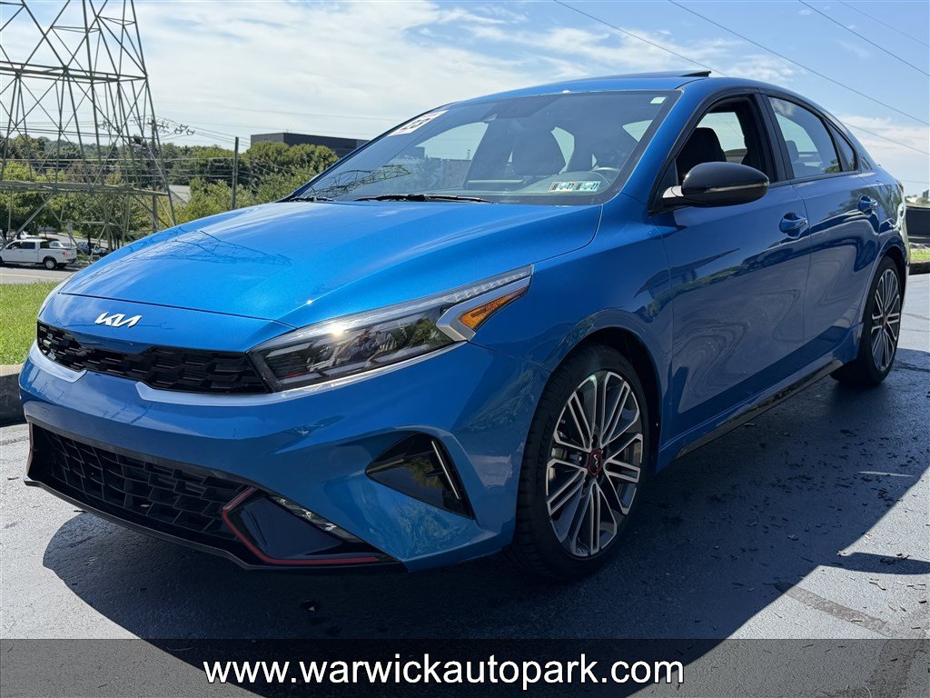 Used 2023 Kia Forte GT FWD image 3