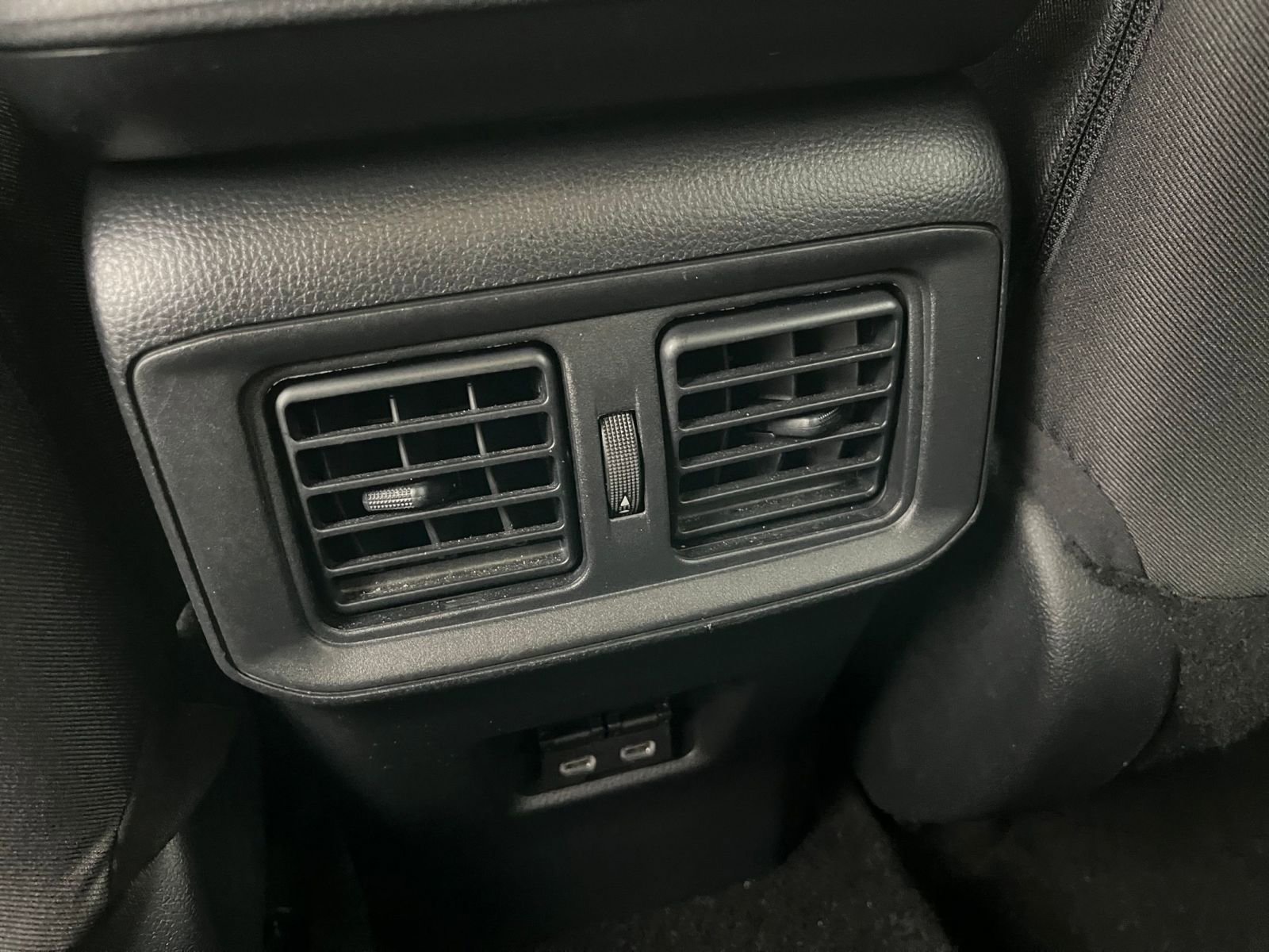 Used 2025 Toyota RAV4 XLE image 25