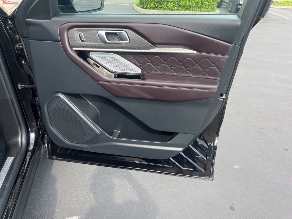 Used 2025 Ford Explorer Platinum w/ LUX Leather Package image 29