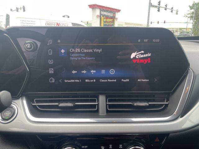 Used 2025 Chevrolet Trax LT FWD image 22