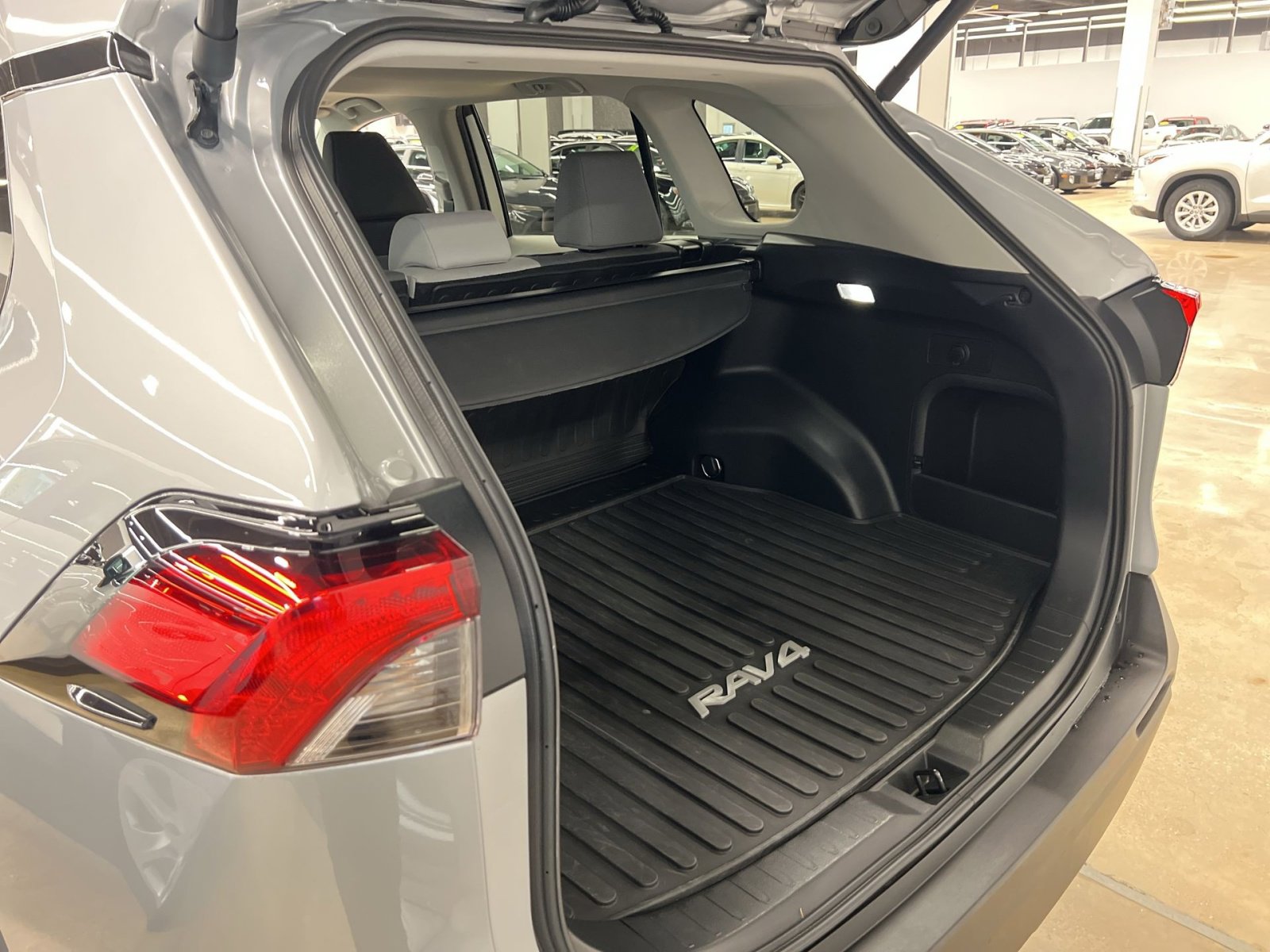 Used 2025 Toyota RAV4 XLE w/ Convenience Package image 22